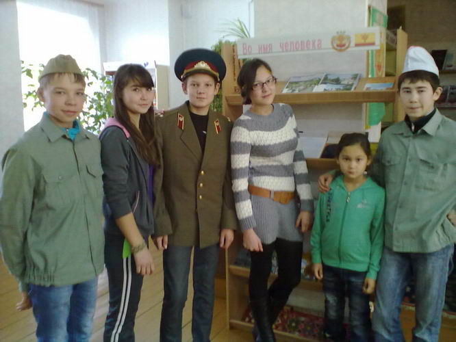 В Малобуяновской поселенческой библиотеке прошла конкурсно-развлекательная программа «Служу России»